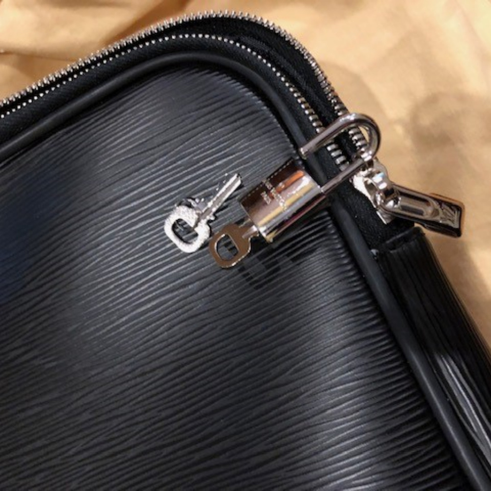 Louis Vuitton Pégase Légère 55-Used twice,Perfect - Picture 5 of 8